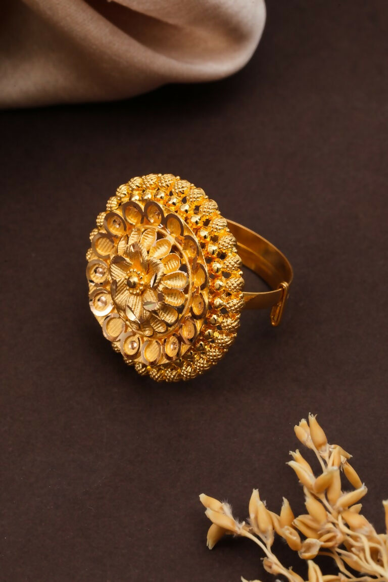 Gold Ladies Ring Sarafa Bazar India