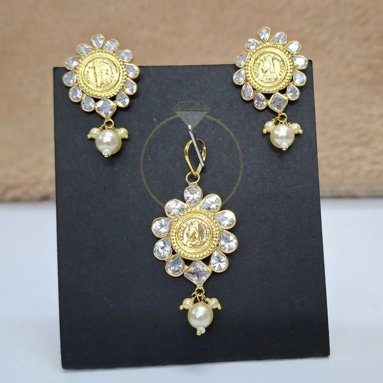 Light Weight Pendant Set Sarafa Bazar India