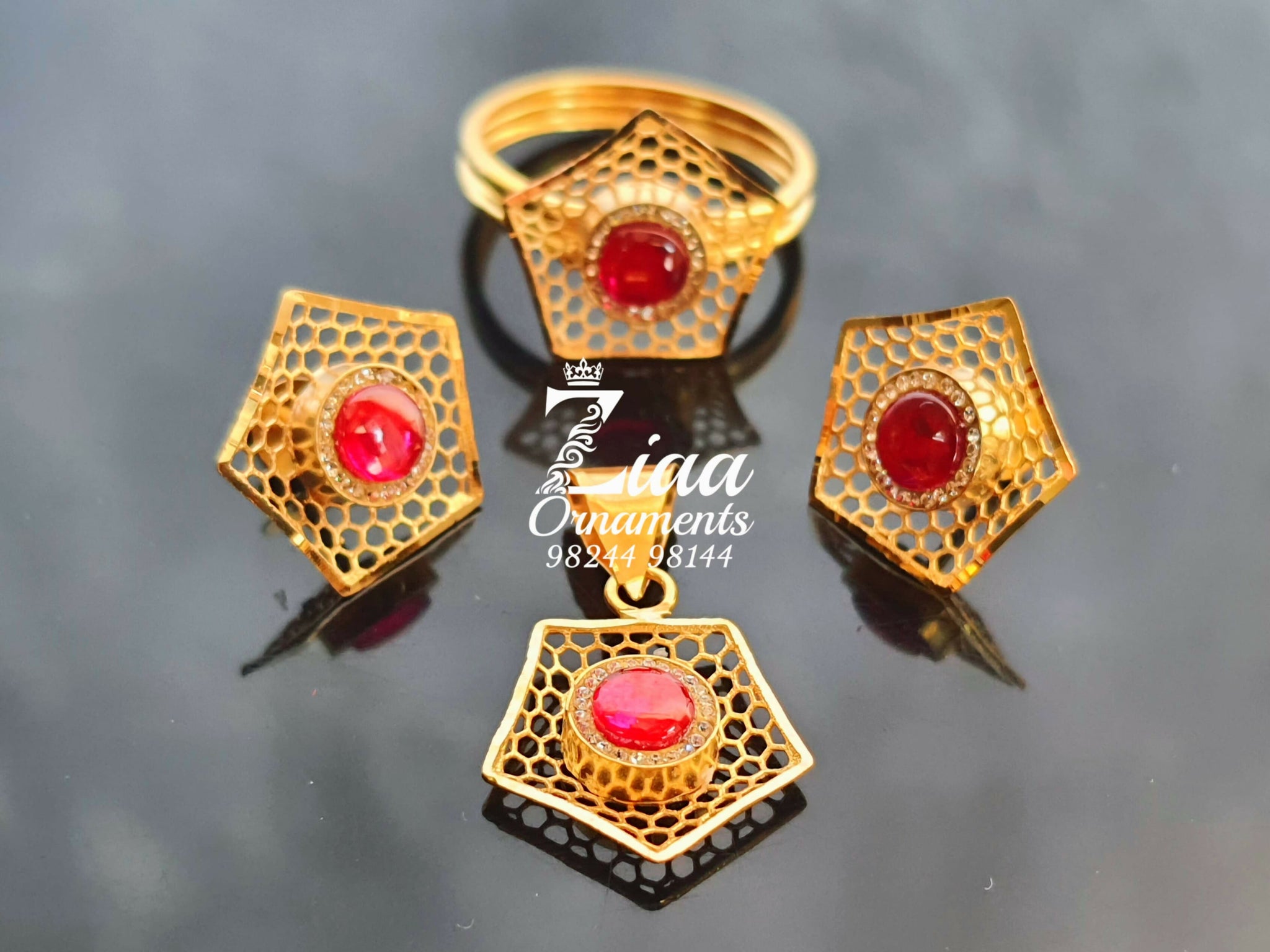 Light Weight Gold Stone Ring & Pendant Set Sarafa Bazar India