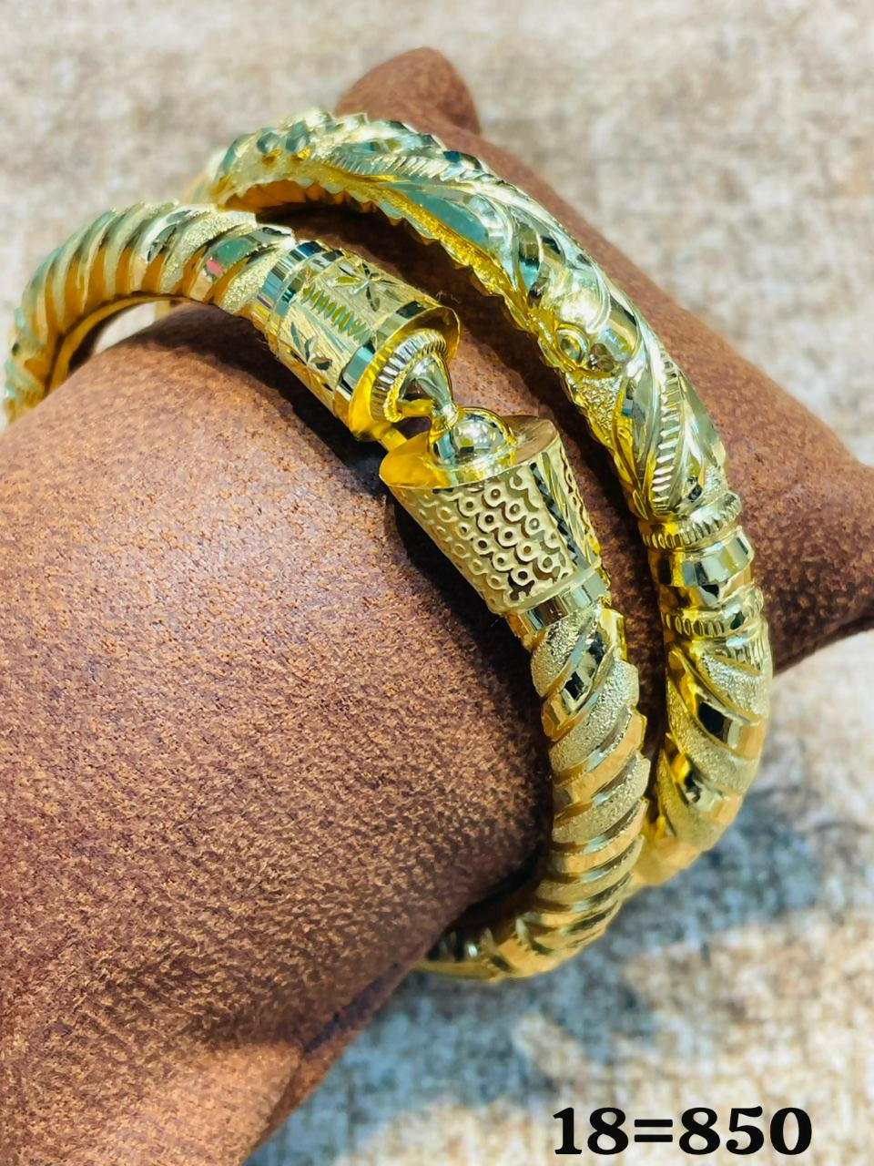 Nakashi Bangles Sarafa Bazar India