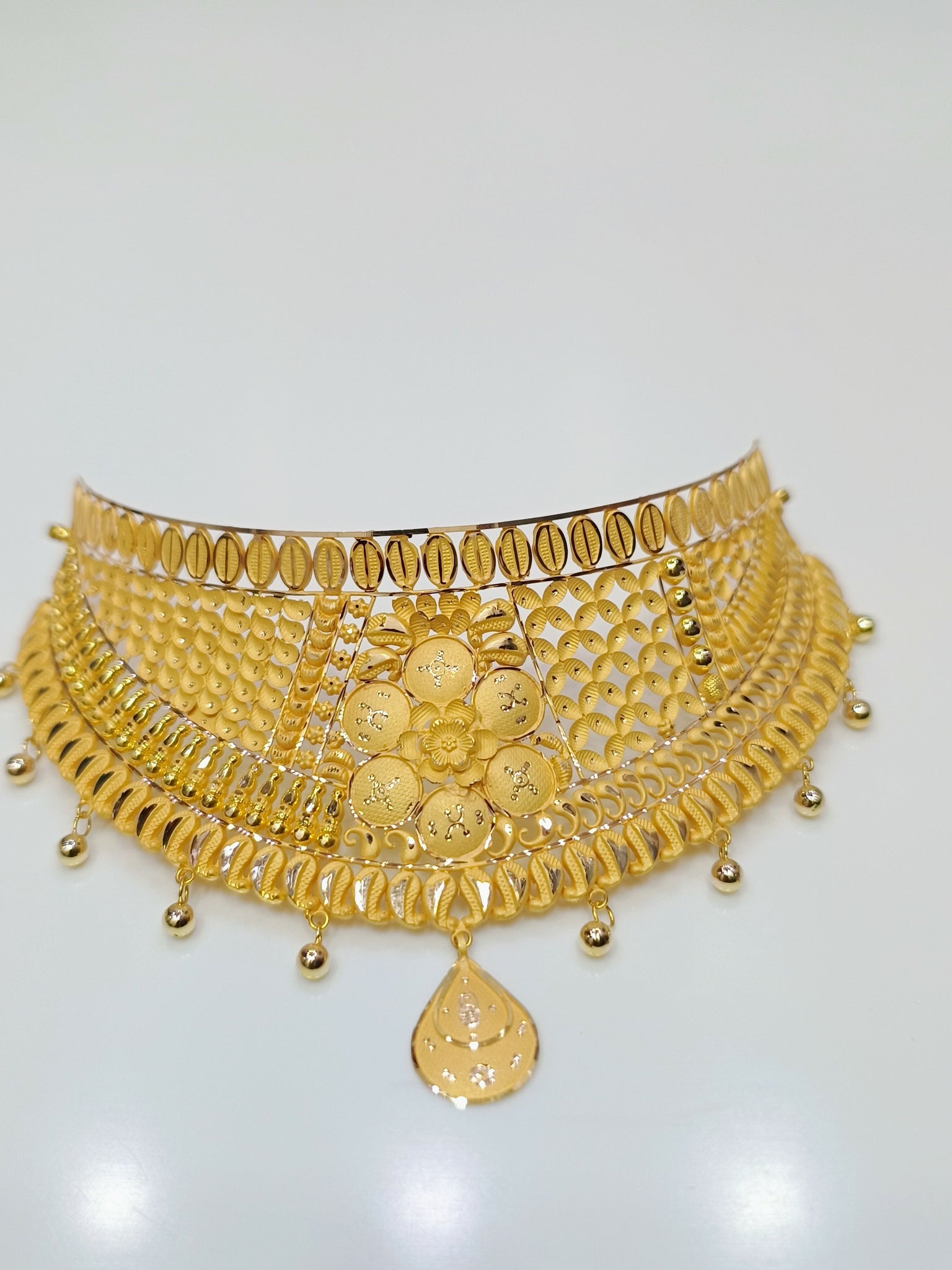 Gold Choker Sarafa Bazar India