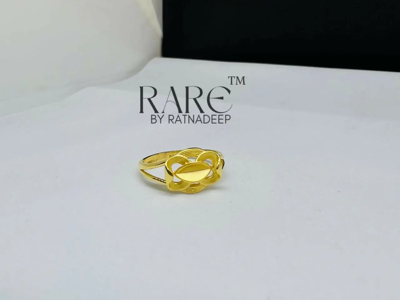 Plain Casting Ladies Ring Sarafa Bazar India