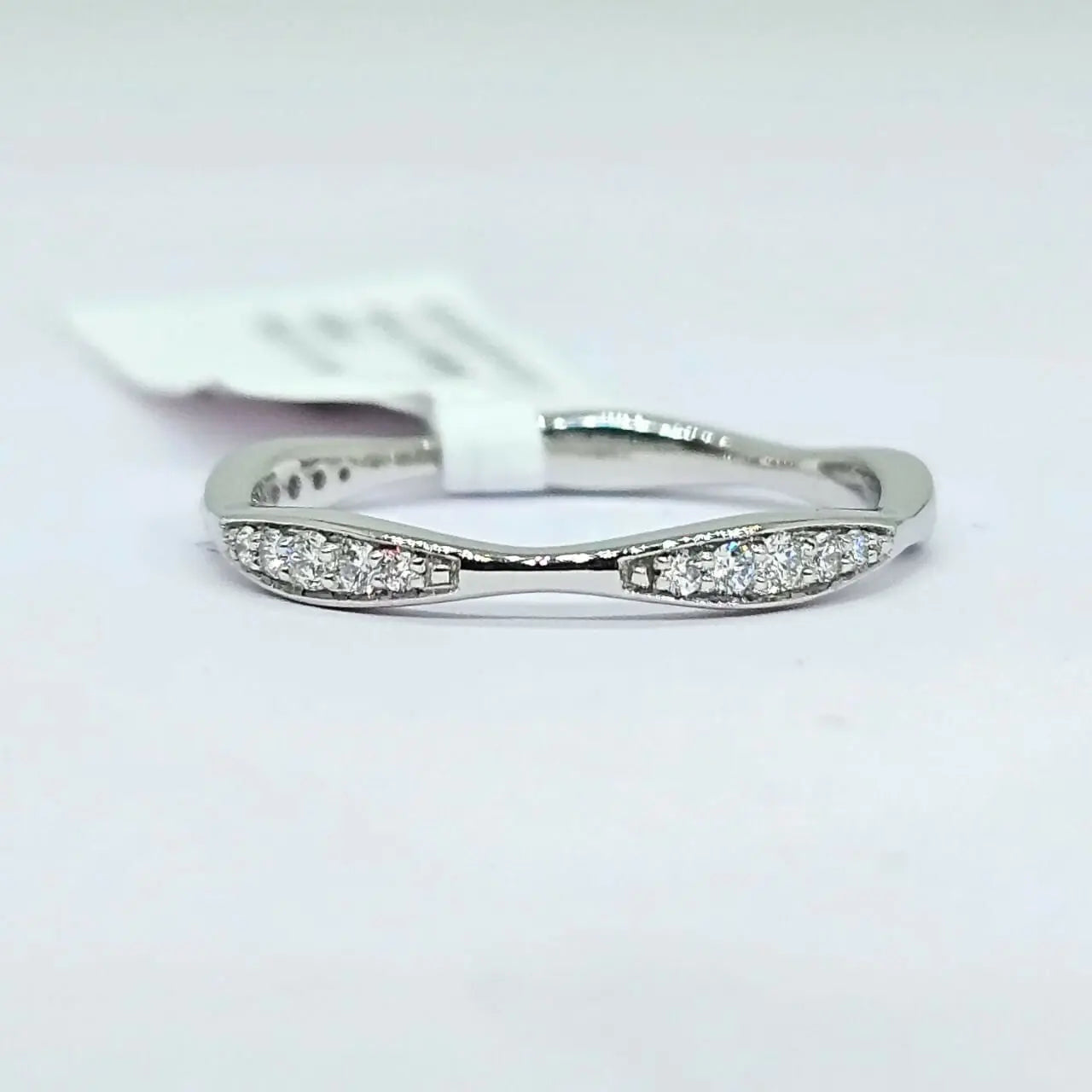 Platinum Ladies Ring Sarafa Bazar India