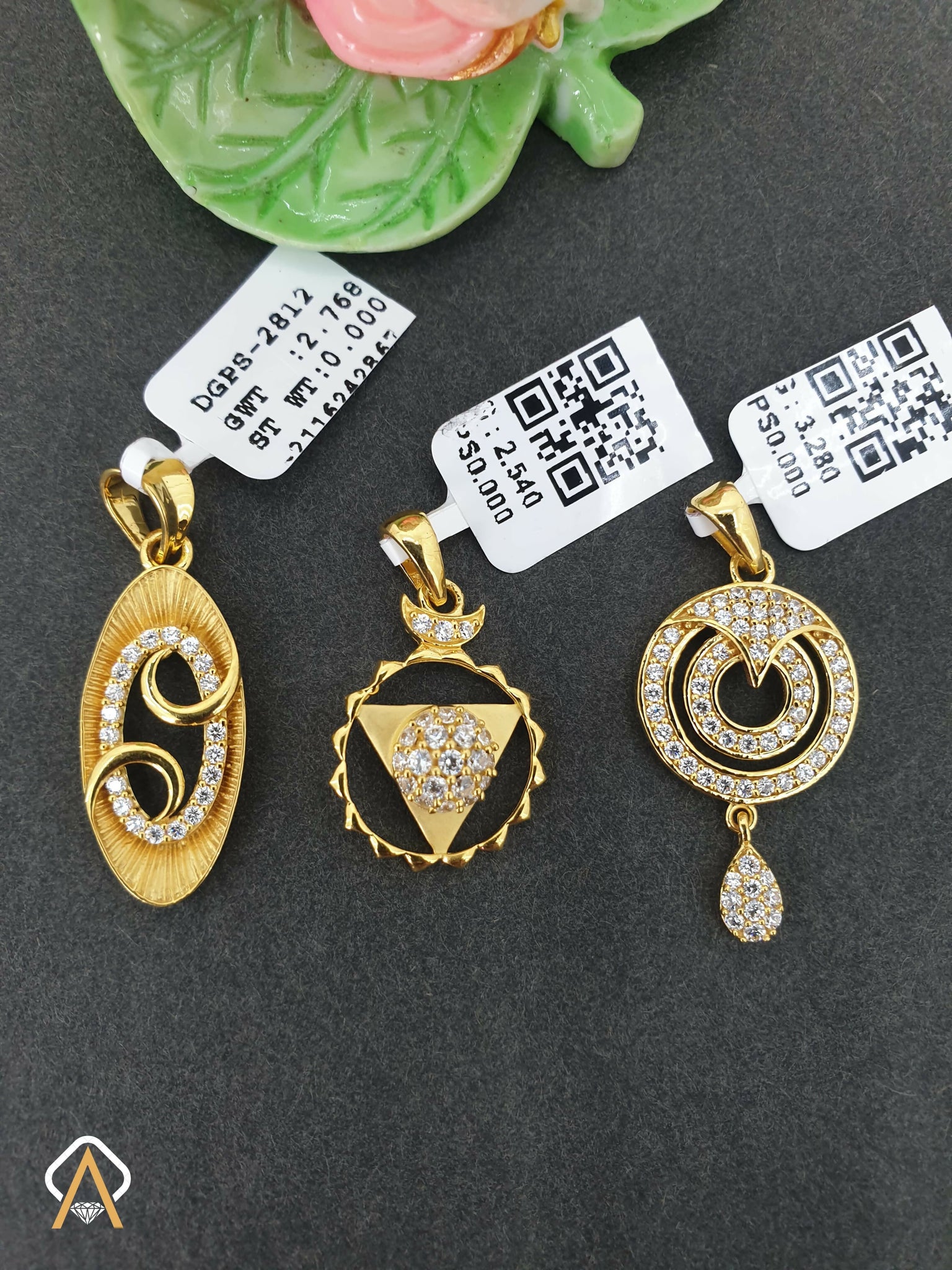 CZ Ladies Pendant Sarafa Bazar India