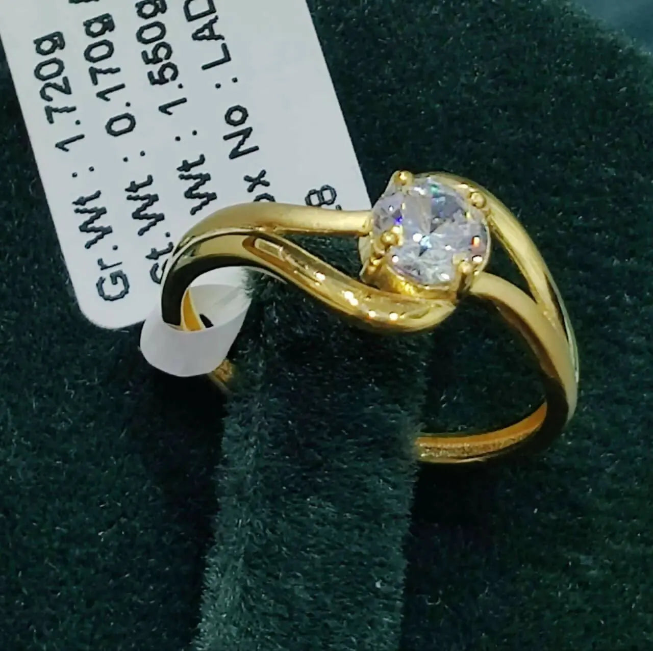 Solitaire Ladies Ring Sarafa Bazar India