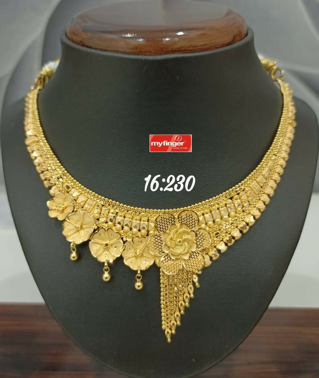 Gold Necklace Sarafa Bazar India