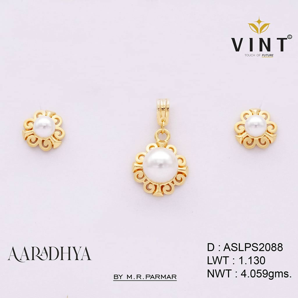 Aaradhya Casting Pendant Set Sarafa Bazar India