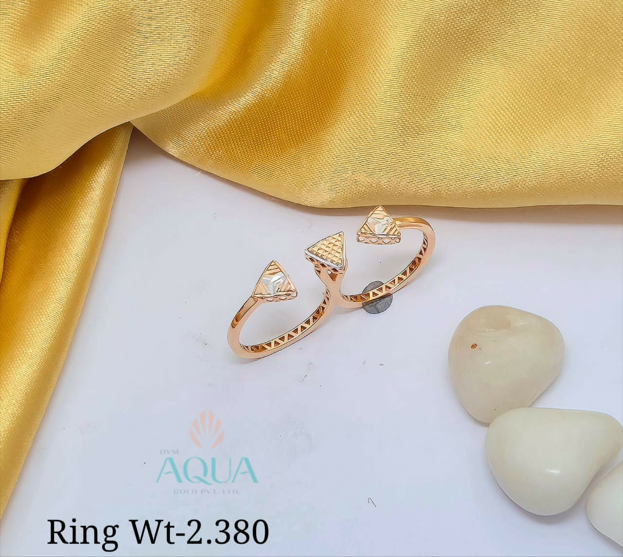 18kt Italian Ladies Ring Sarafa Bazar India