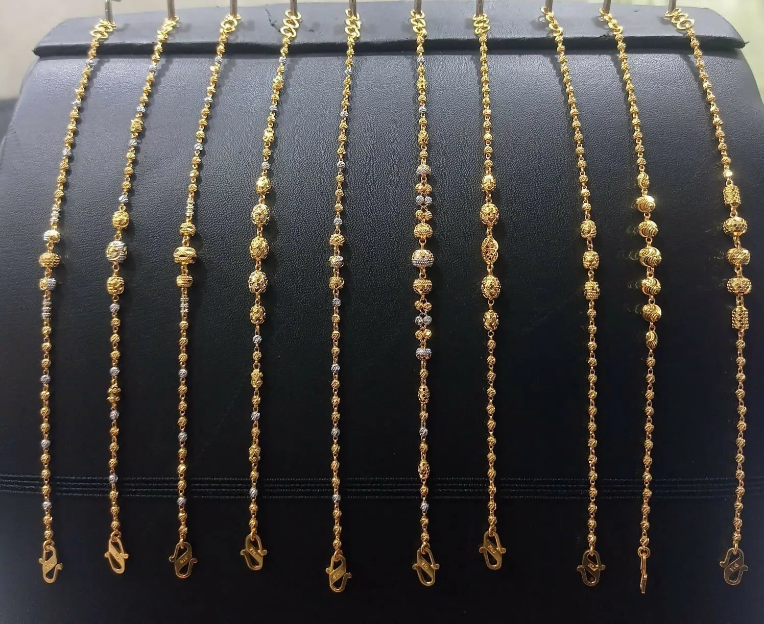 Vertical Ladies Bracelets Sarafa Bazar India