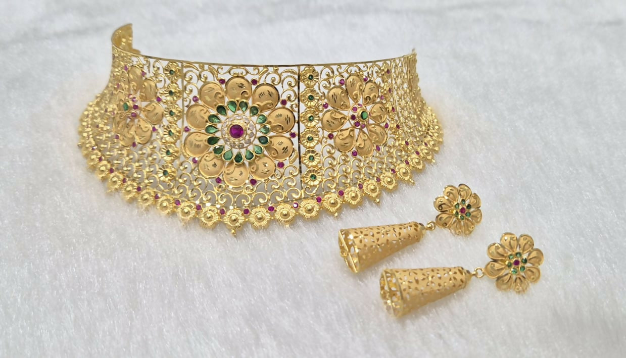 Light Weight Gold Stone Choker Sarafa Bazar India