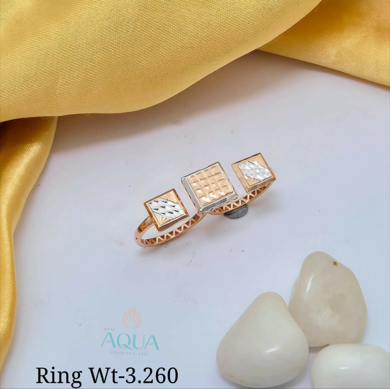 18kt Italian Ladies Ring Sarafa Bazar India