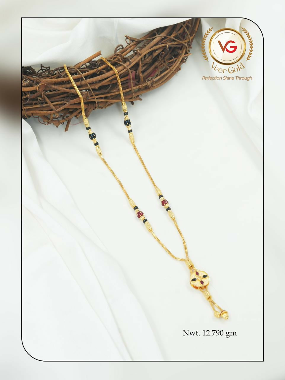 Gold Mangalsutra Sarafa Bazar India