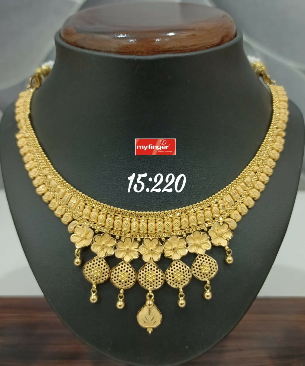 Gold Necklace Sarafa Bazar India