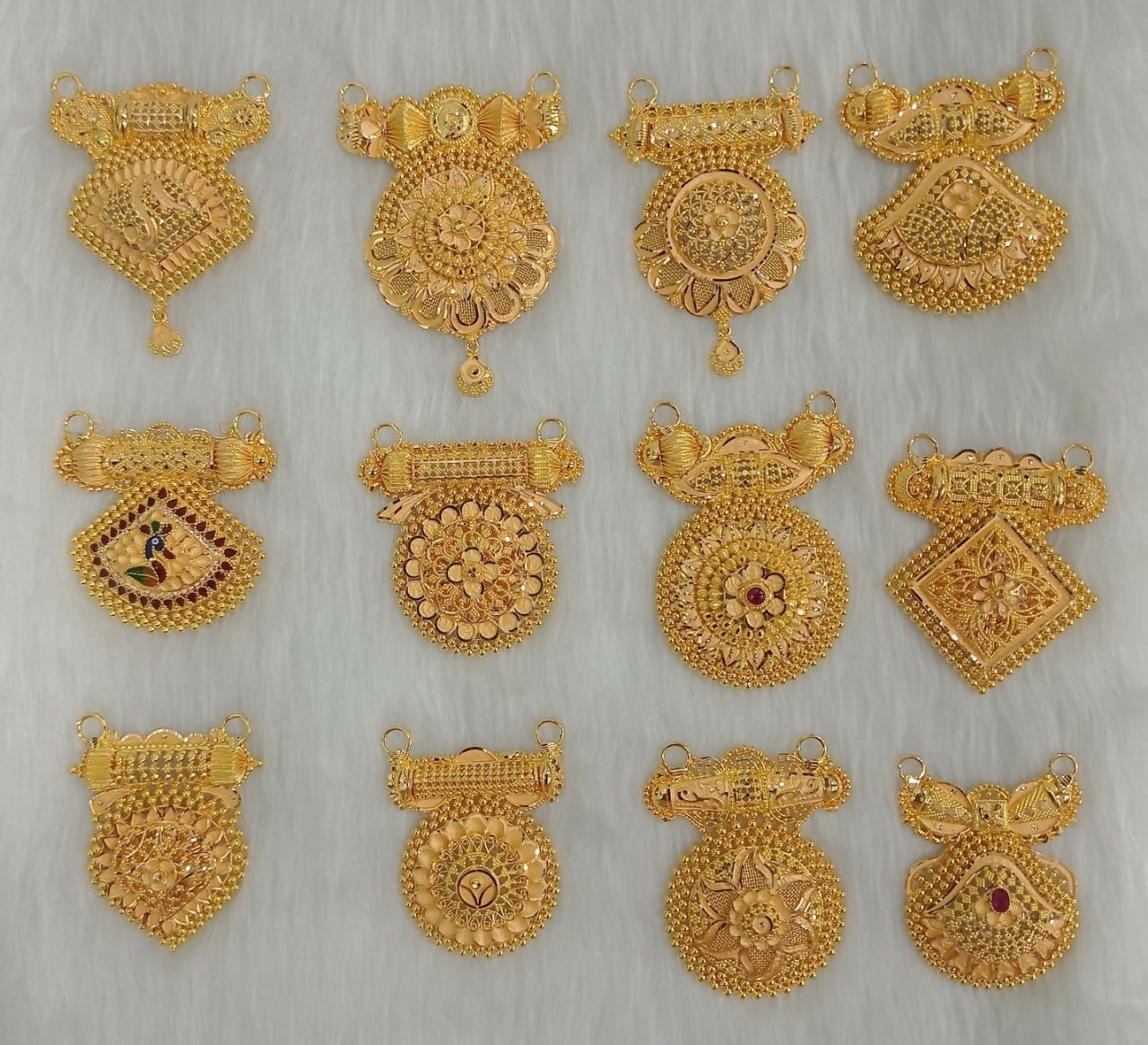 Gold Mangaslutra Pendants Sarafa Bazar India