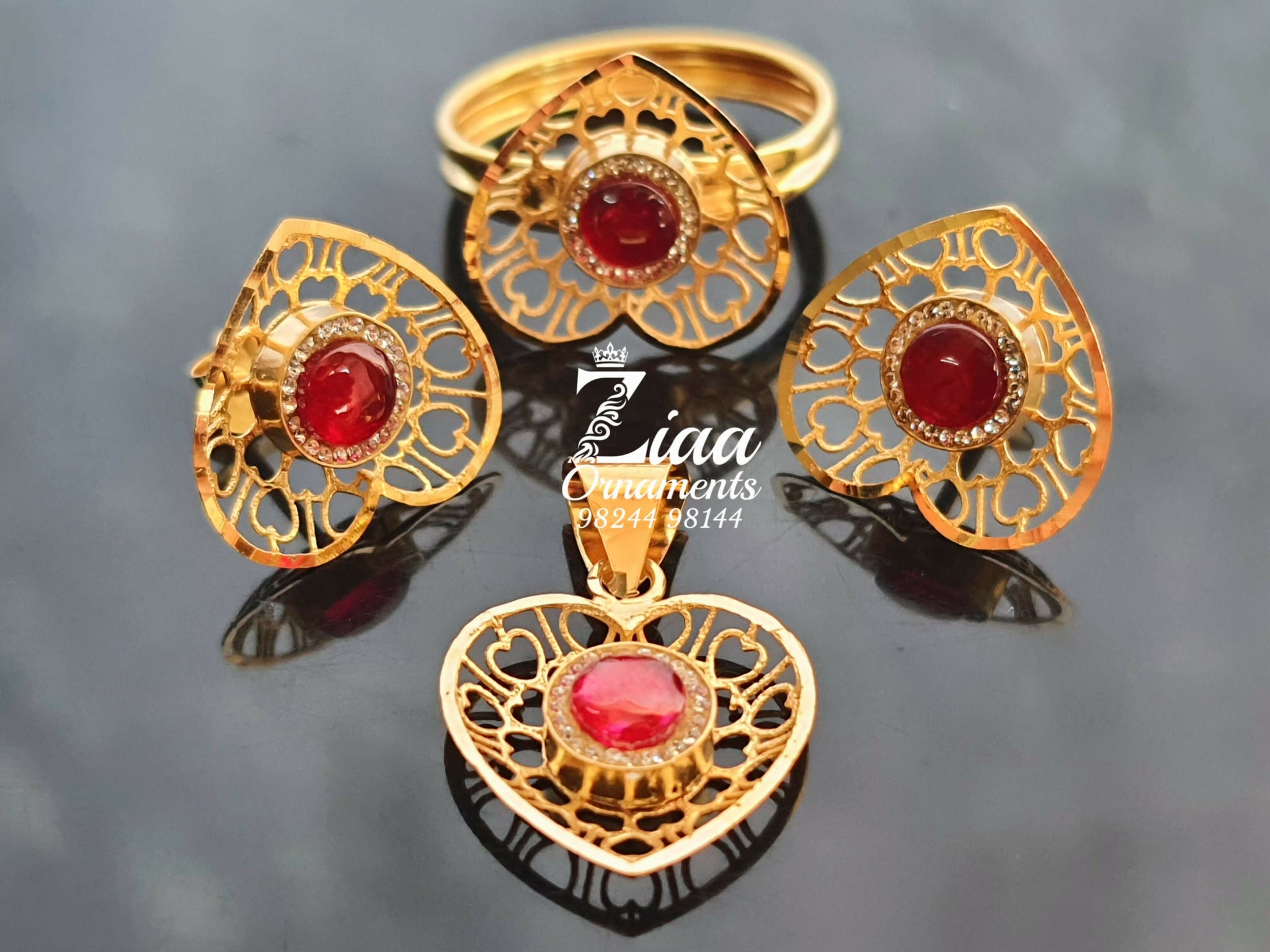 Light Weight Gold Stone Ring & Pendant Set Sarafa Bazar India