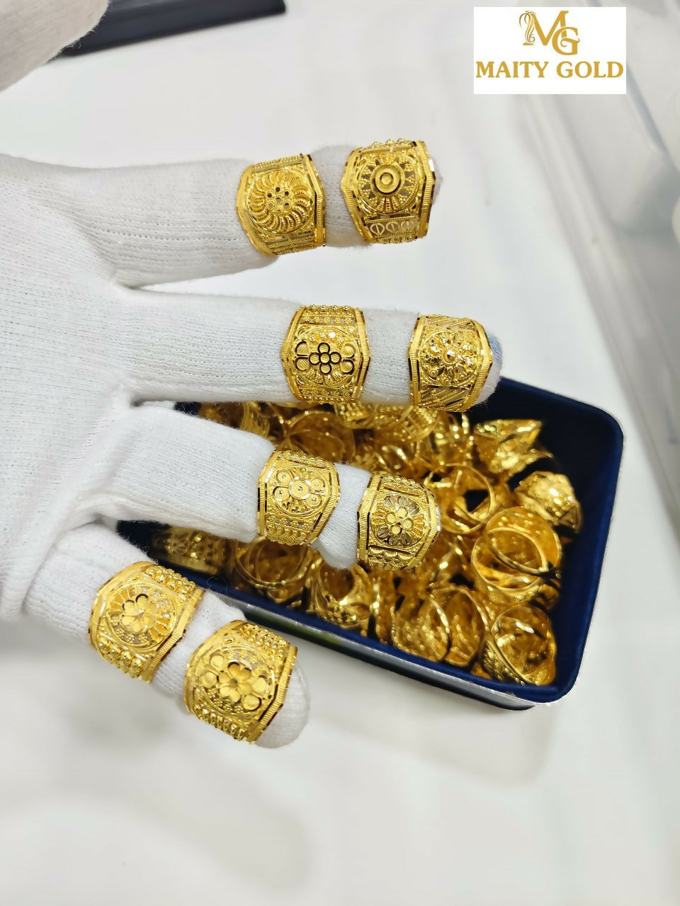 Gold Ladies Rings Sarafa Bazar India