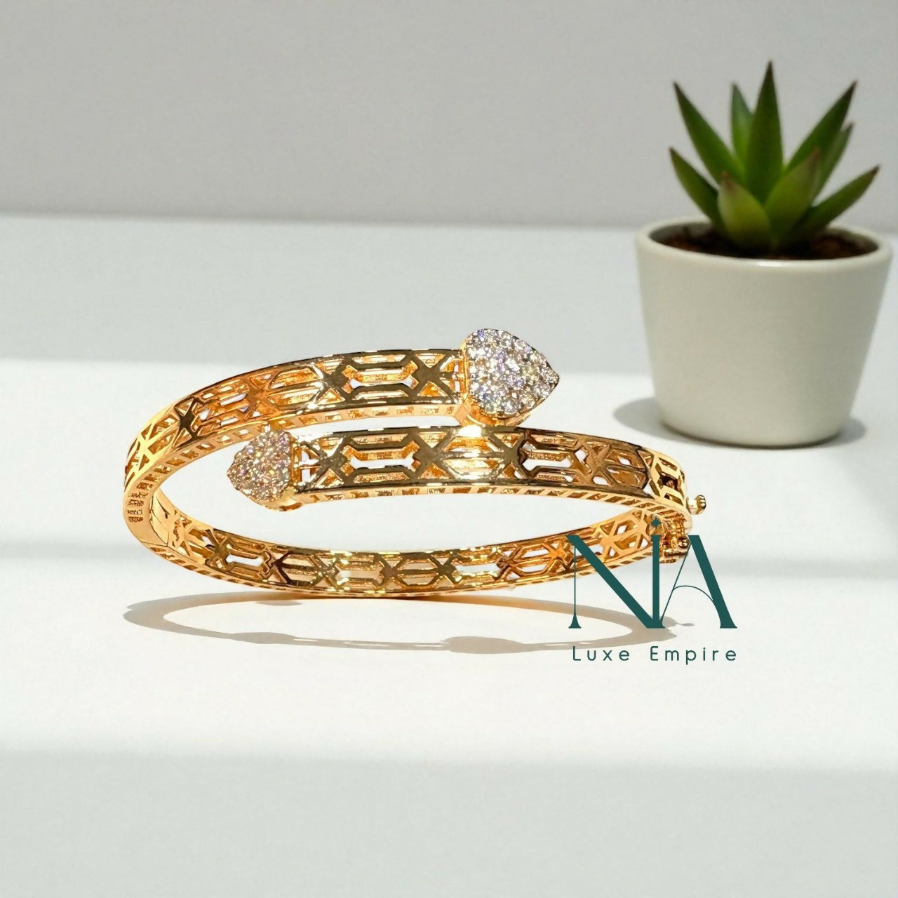 Italian Ladies Kada Sarafa Bazar India