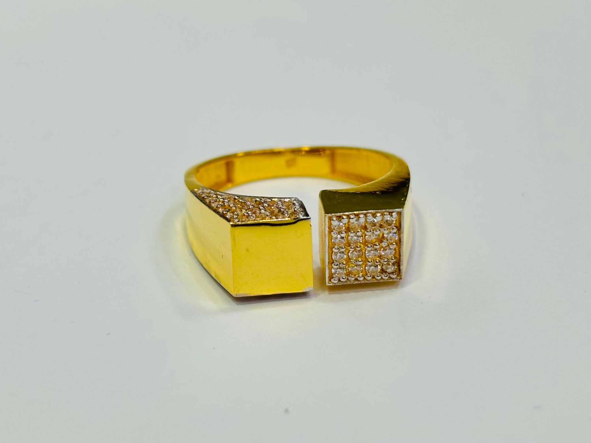 22kt Paper Casting Gents Ring Sarafa Bazar India