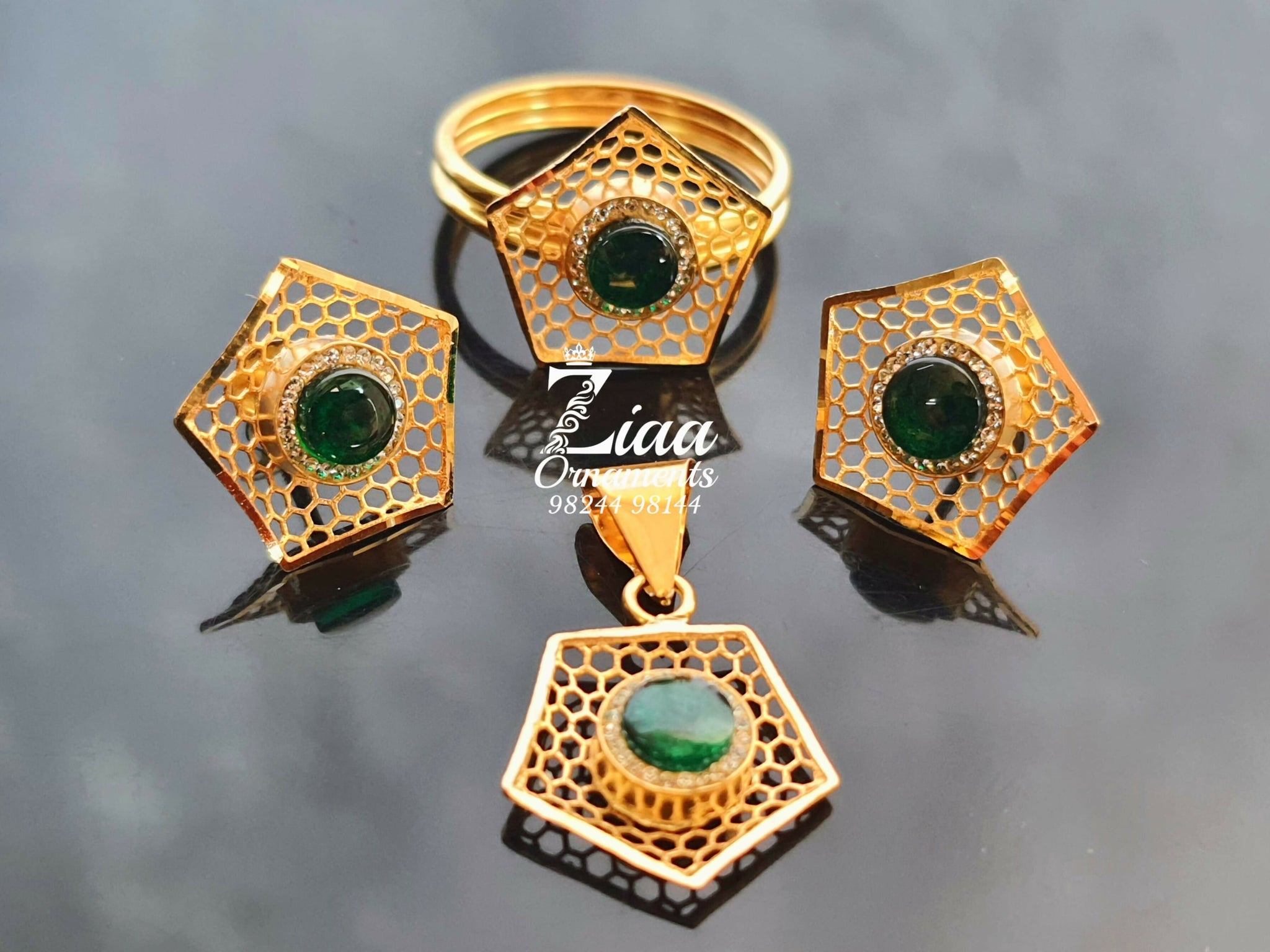 Light Weight Gold Stone Ring & Pendant Set Sarafa Bazar India