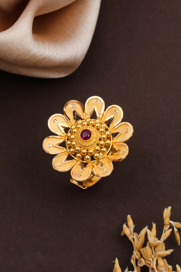 Gold Ladies Ring Sarafa Bazar India