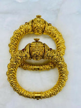 Nakshi Bangles Sarafa Bazar India