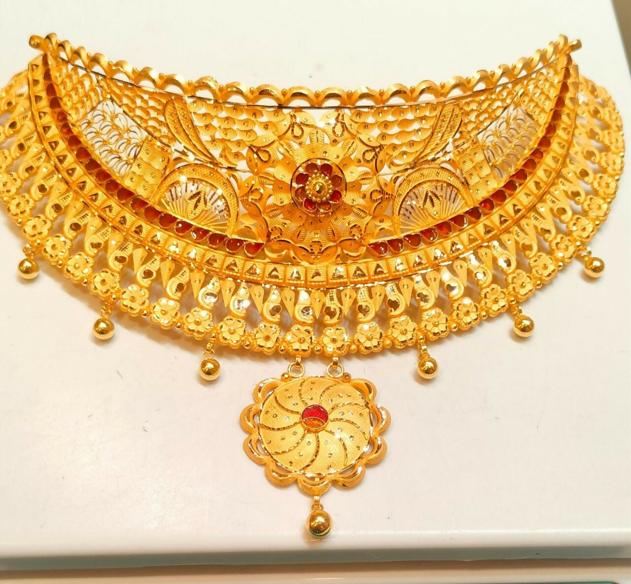 Gold Choker Sarafa Bazar India