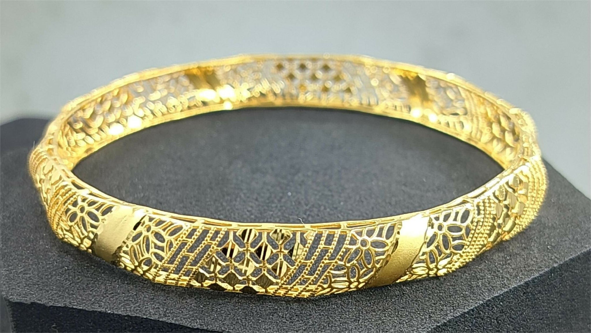 Premium Casting Bangle Sarafa Bazar India