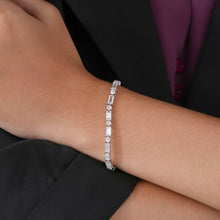 14K White Gold Emerald, Round Linear Tennis Bracelet Sarafa Bazar India