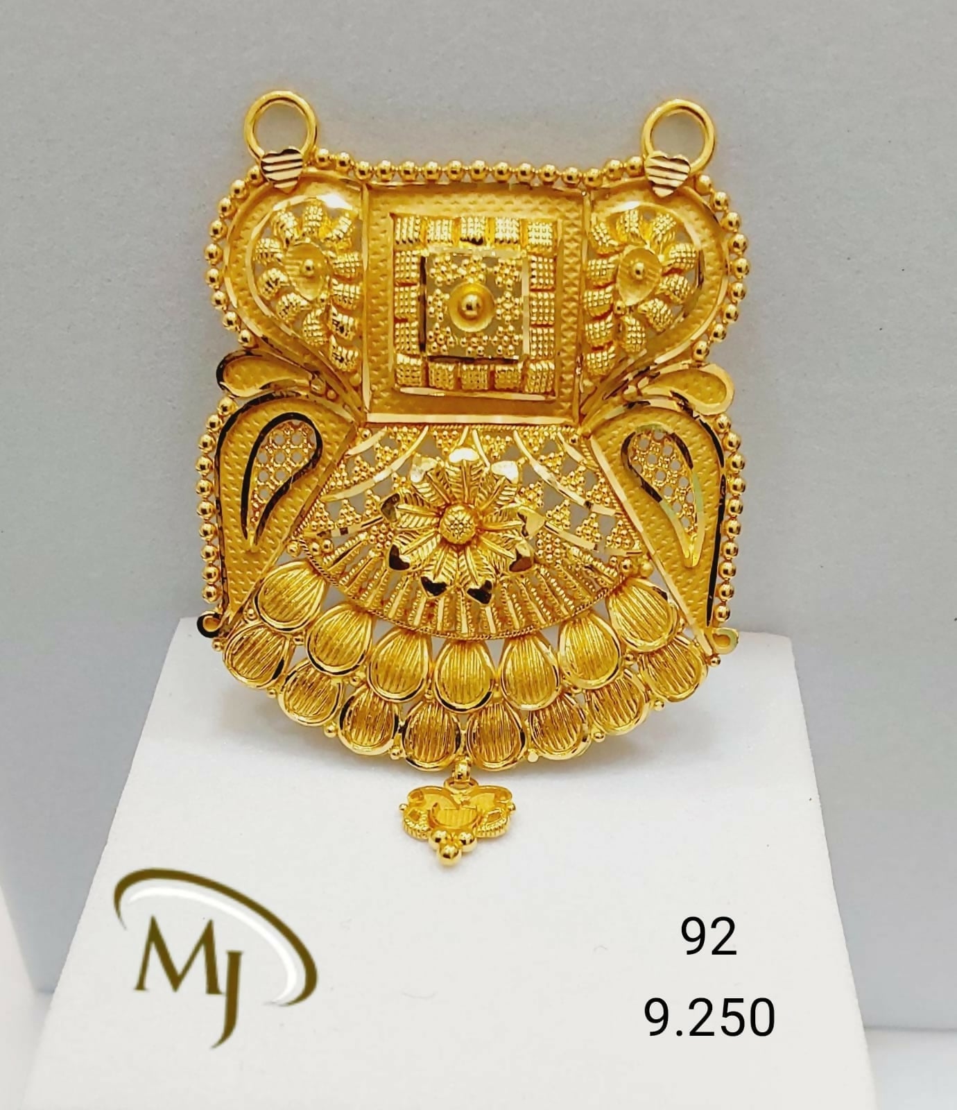 22kt Gold Mangalsutra Pendant Sarafa Bazar India