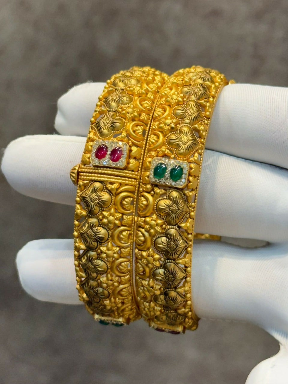 Antique Bangles Sarafa Bazar India