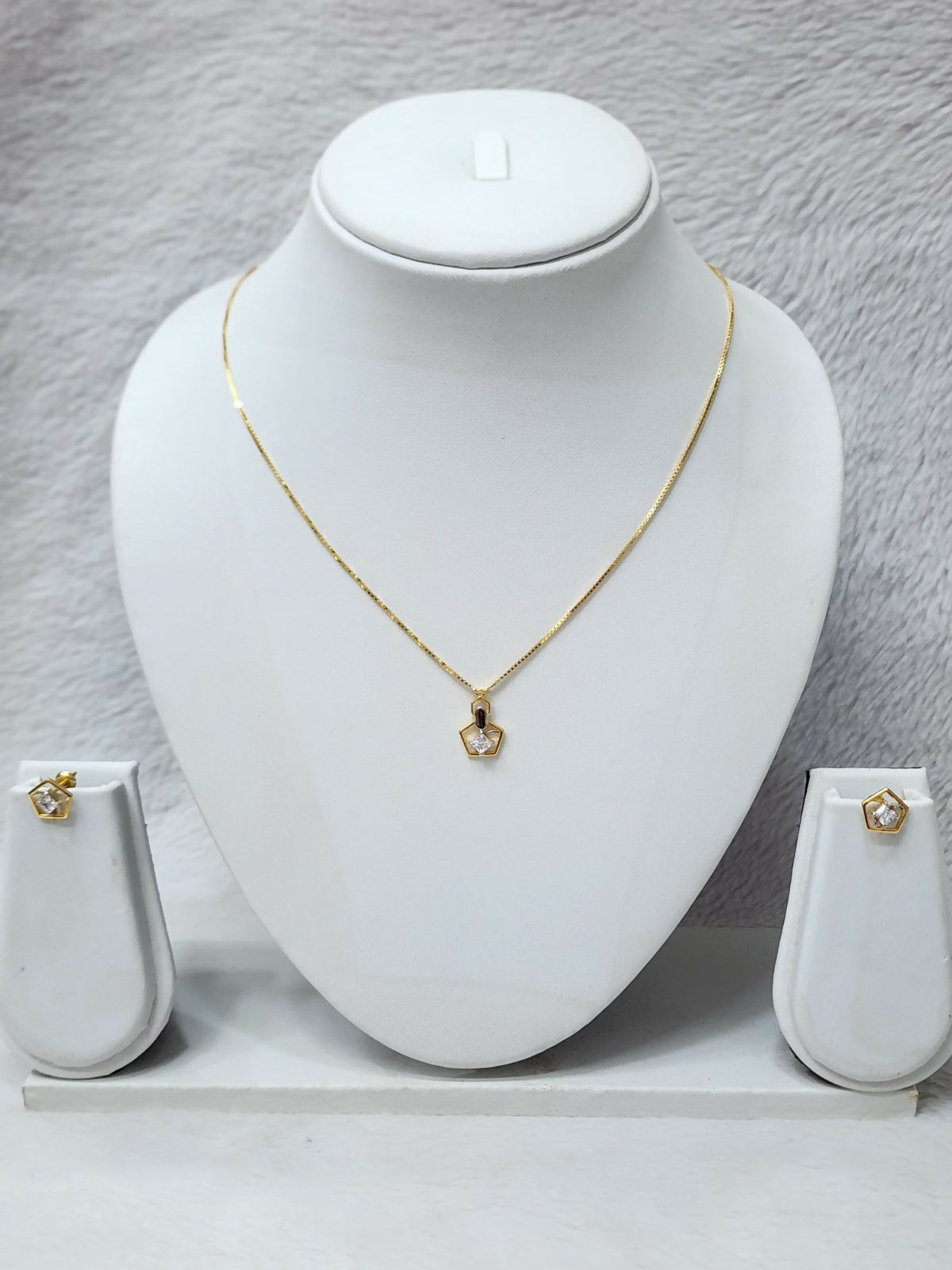 22kt Single Stone Chain Set Sarafa Bazar India