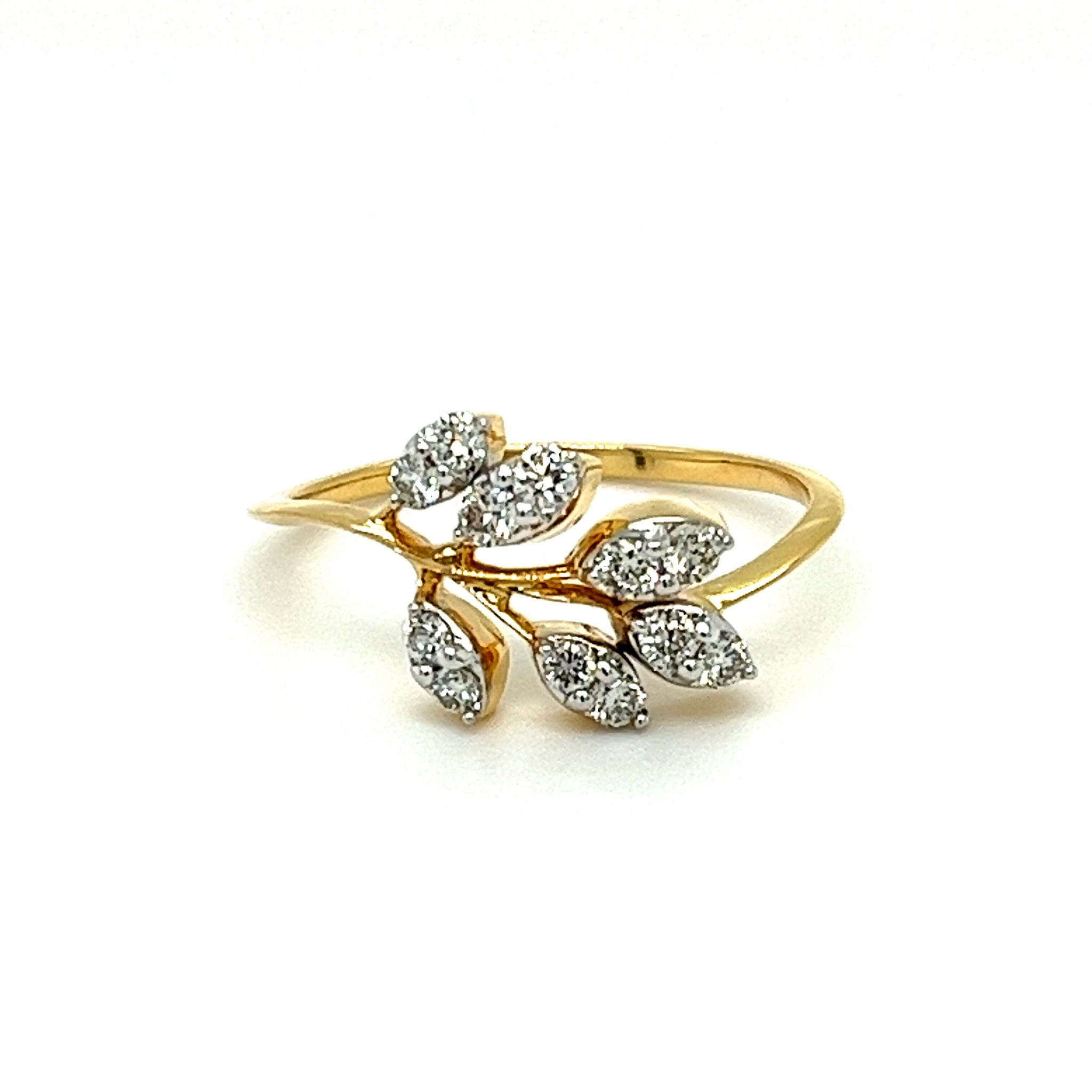 Diamond Ladies Ring - VDR6163 Sarafa Bazar India