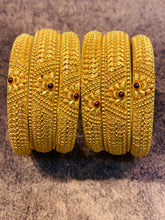 Maharashtra Temple Jewellery Bangles Sarafa Bazar India