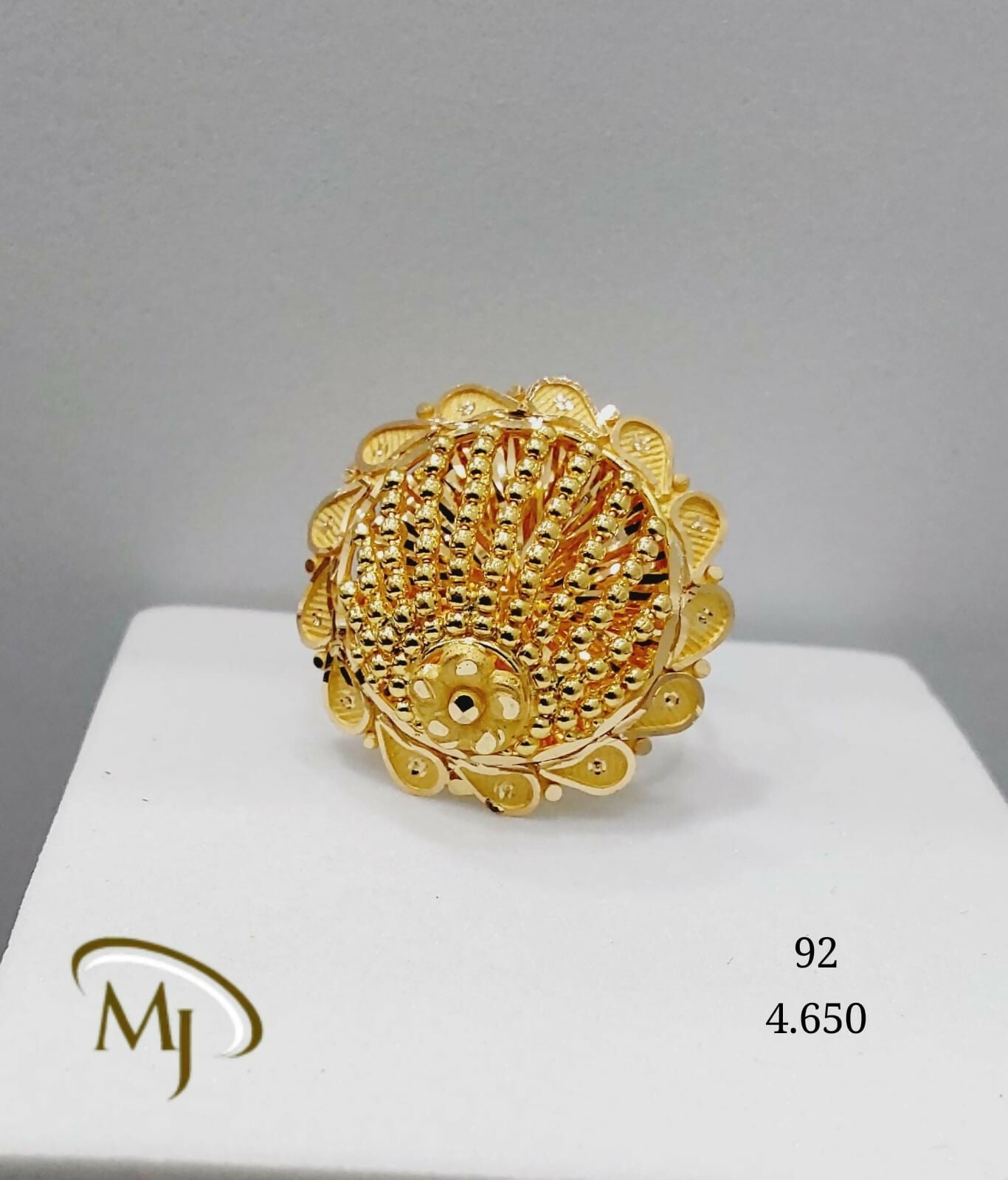 22kt Gold Ladies Ring Sarafa Bazar India