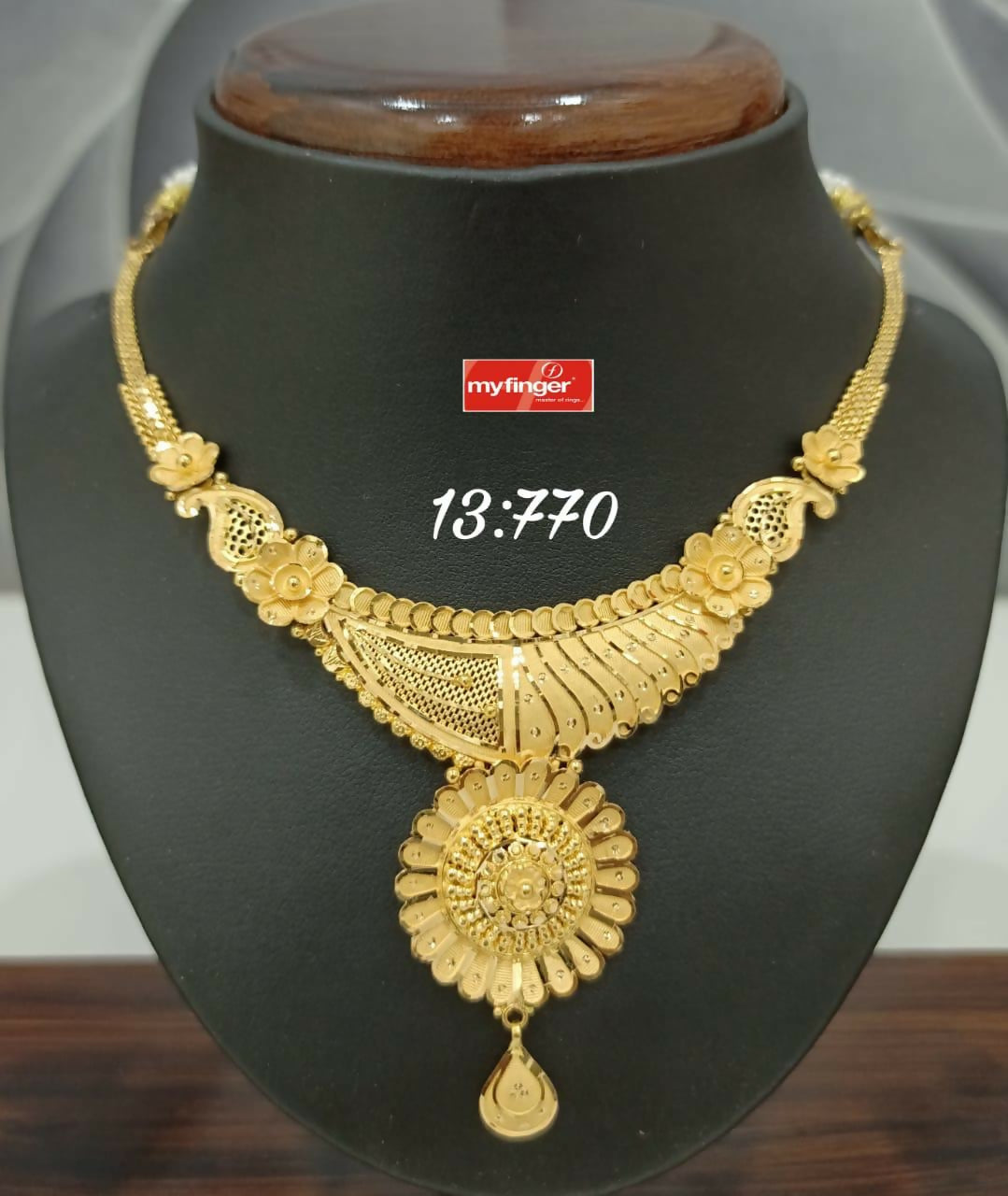 Gold Necklace Sarafa Bazar India