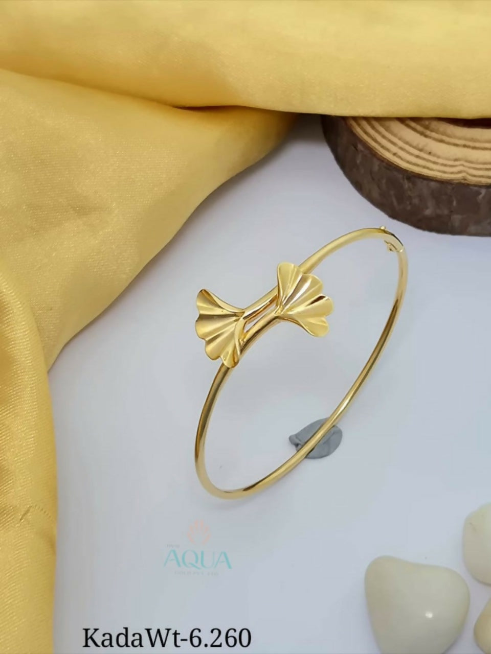 18kt Italian Ladies Kada Sarafa Bazar India