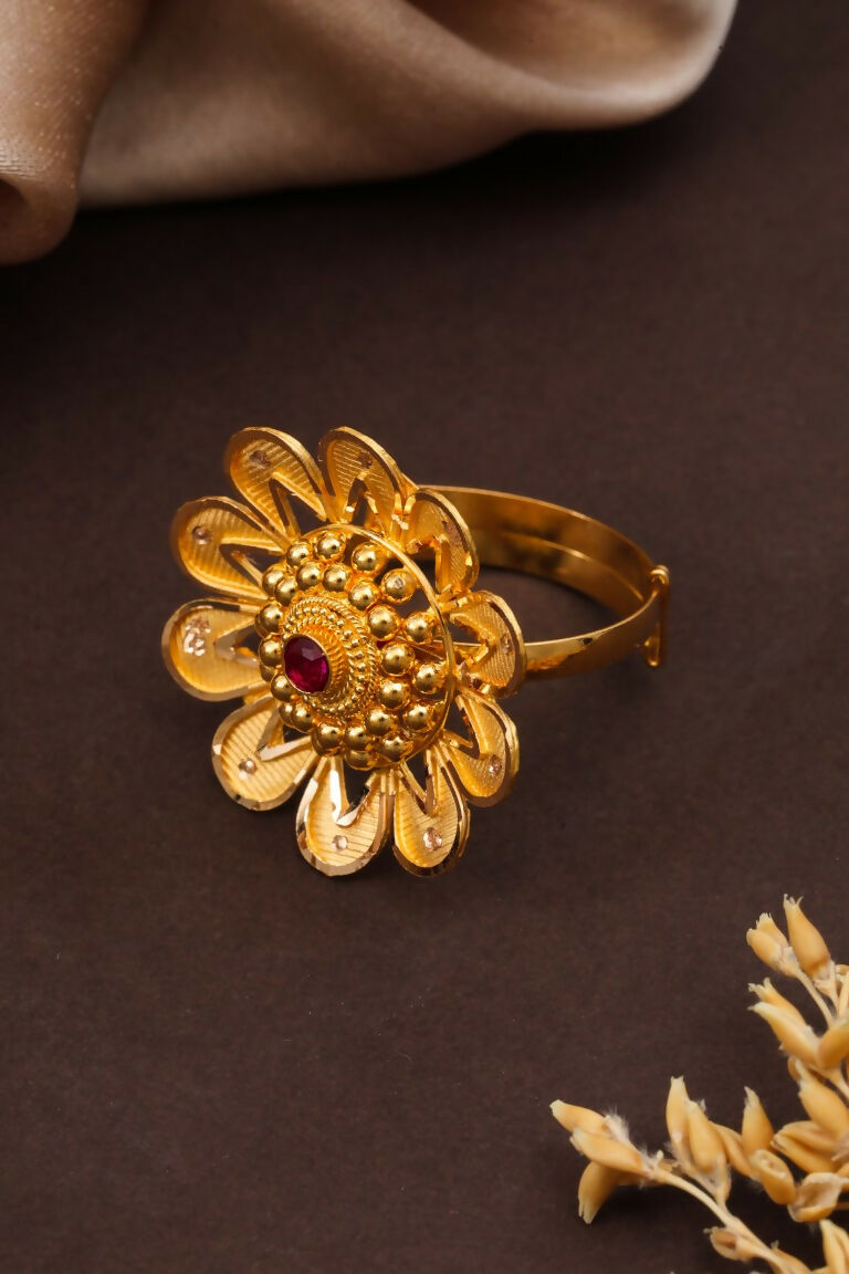 Gold Ladies Ring Sarafa Bazar India