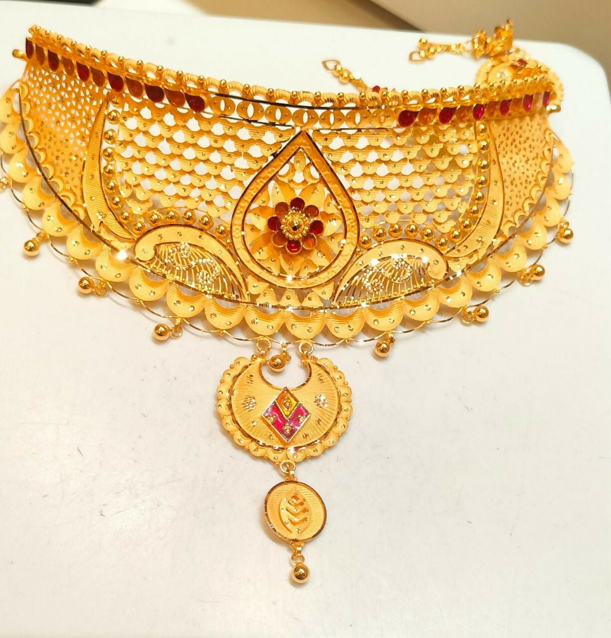 Gold Choker Sarafa Bazar India