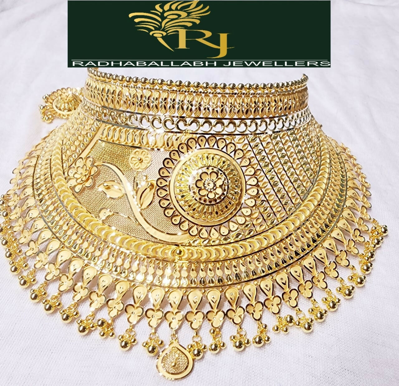 Gold Choker Sarafa Bazar India