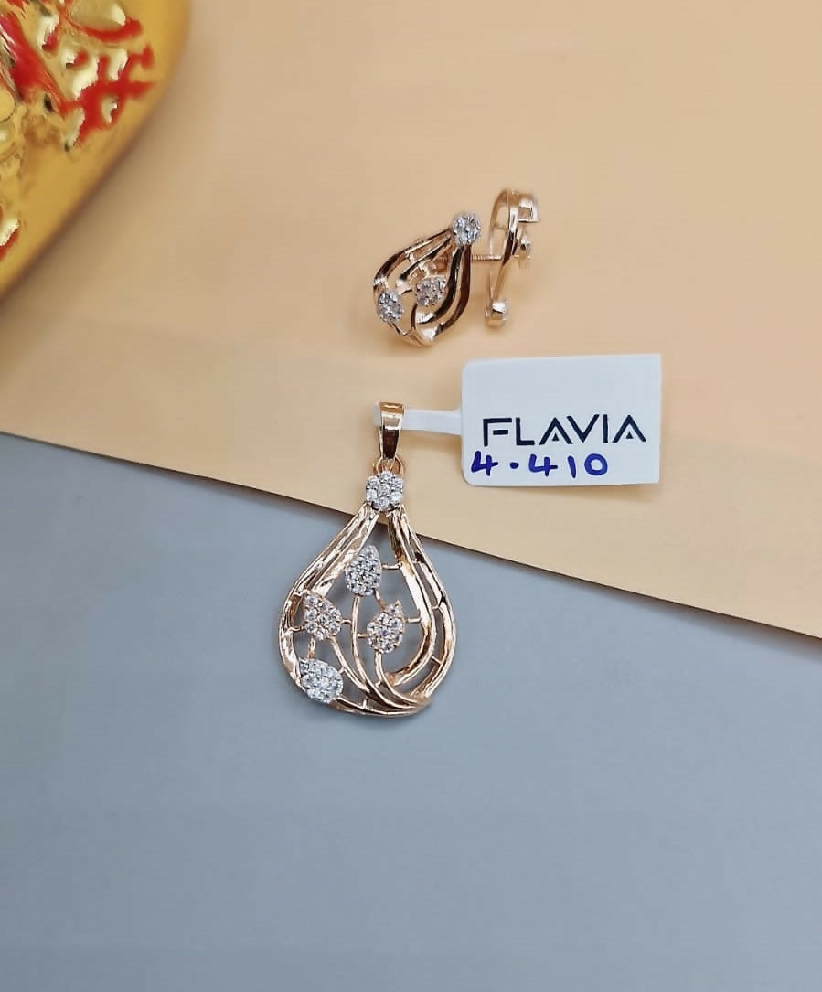 18kt Rose Gold Pendant Set Sarafa Bazar India