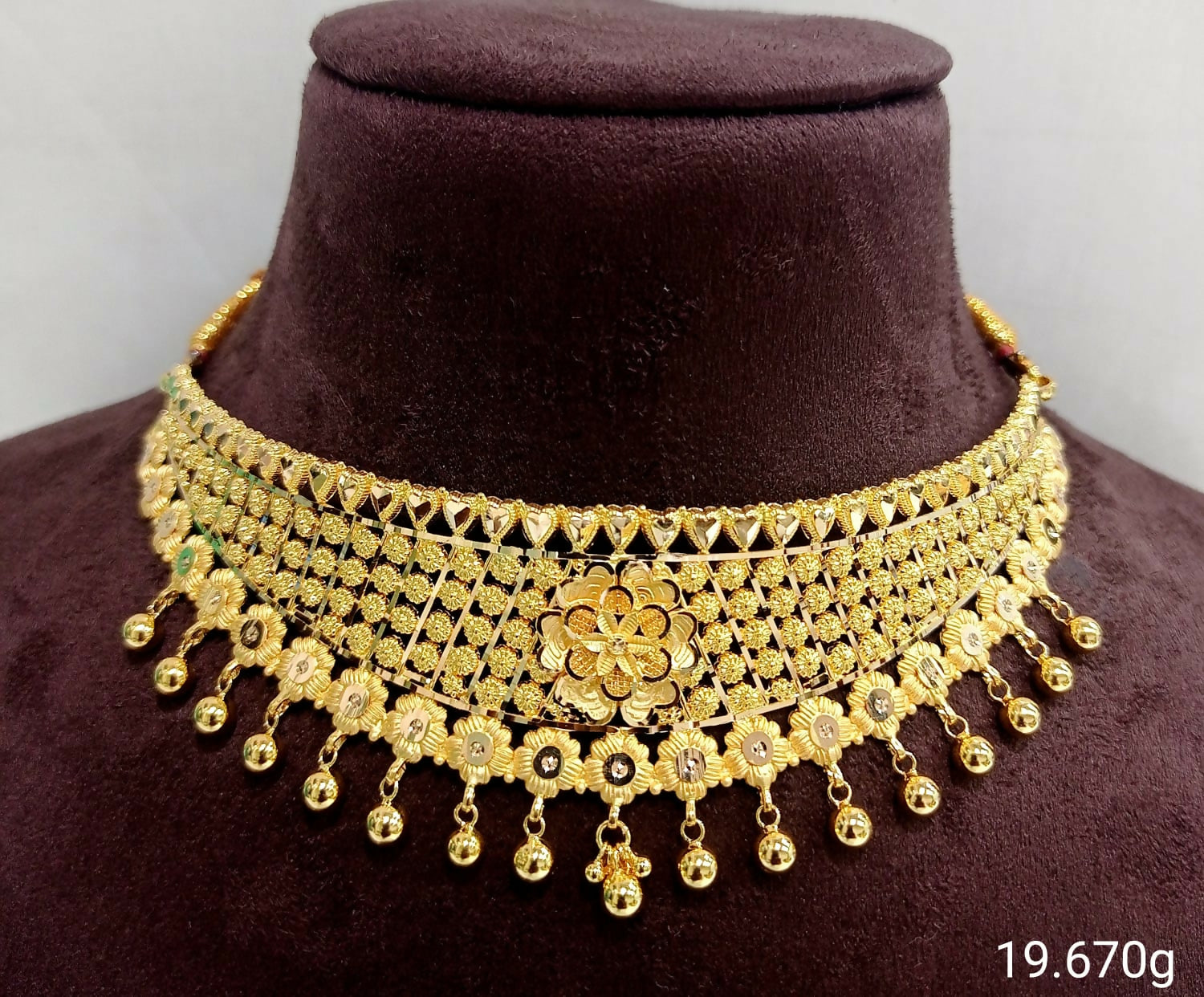 Gold Choker Sarafa Bazar India