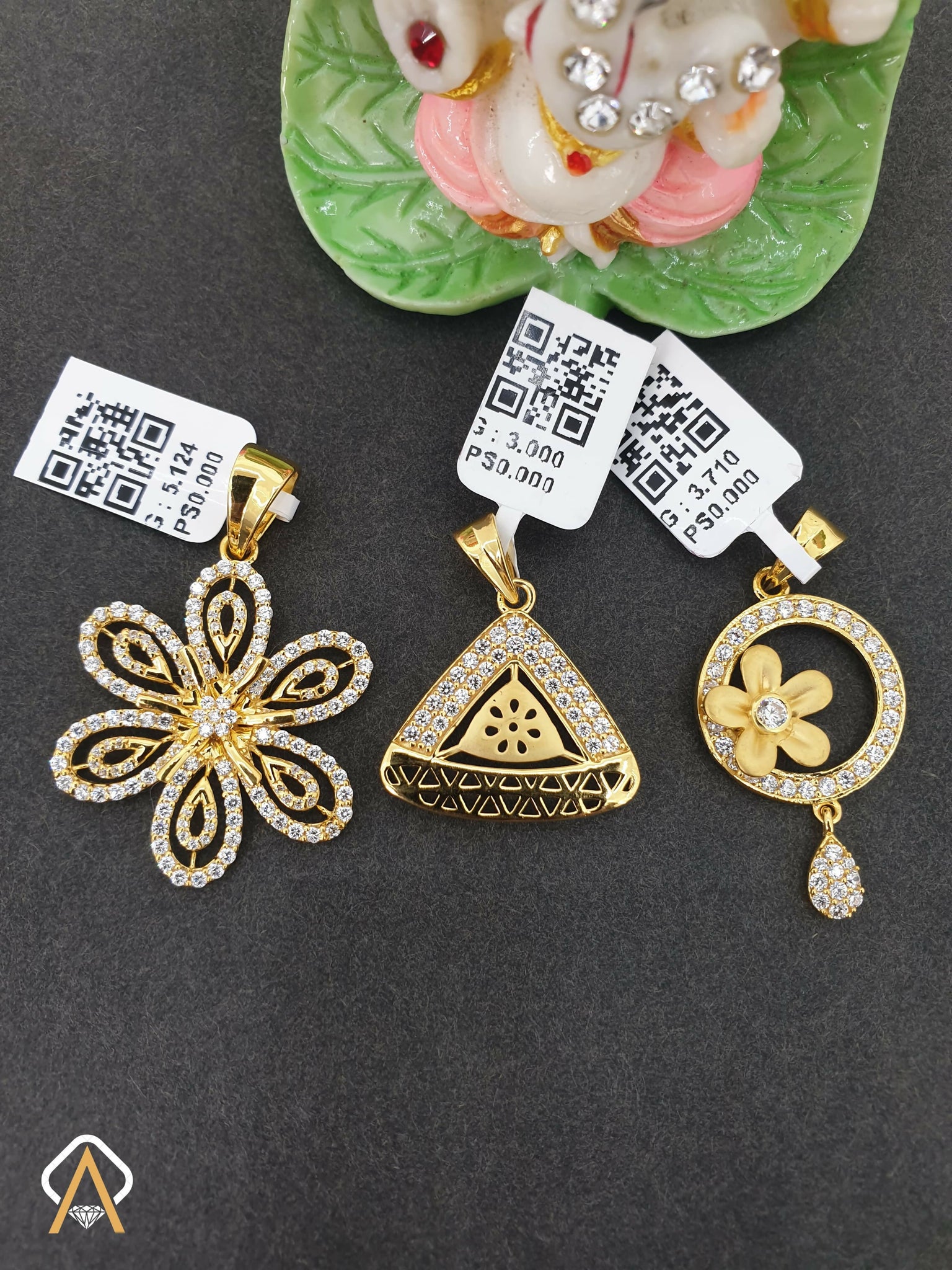 CZ Ladies Pendant Sarafa Bazar India