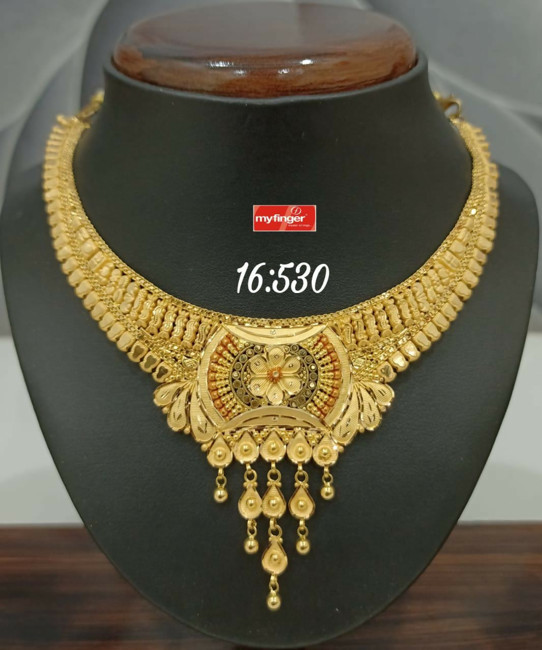 Gold Necklace Sarafa Bazar India