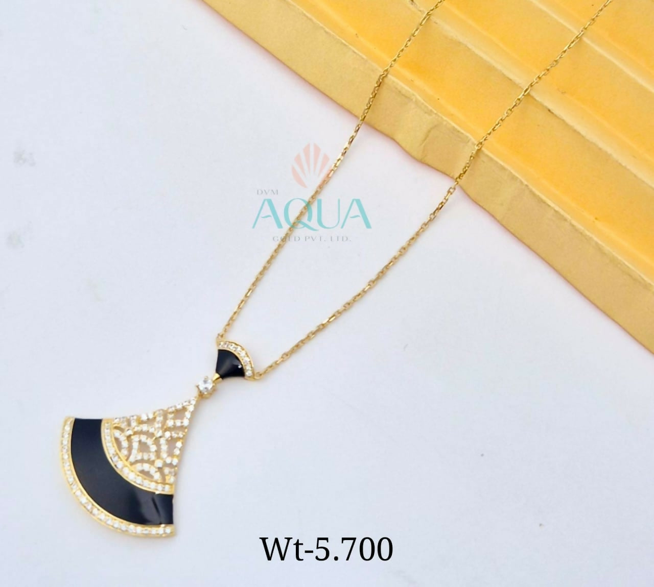 18kt Italian Chain Pendant Sarafa Bazar India