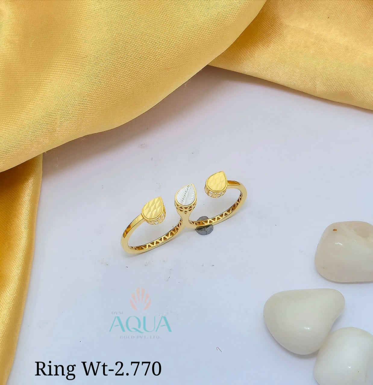 18kt Italian Ladies Ring Sarafa Bazar India