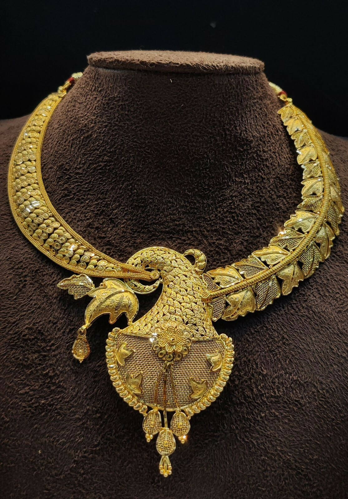 Gold Necklace Sarafa Bazar India