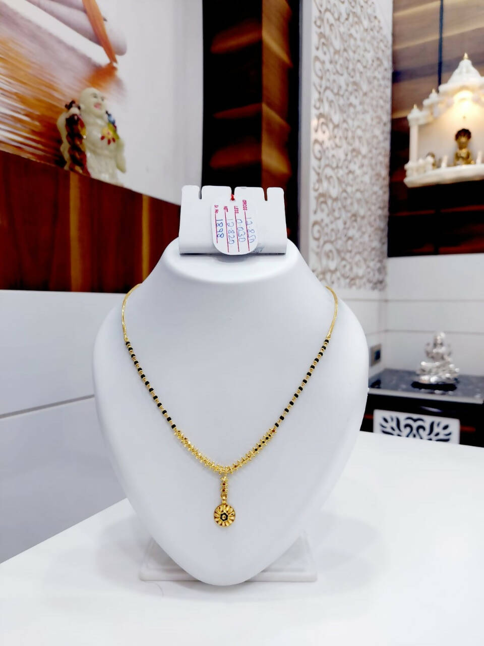 Gold Mangalsutra Sarafa Bazar India