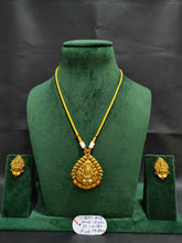 Temple jewellery Sarafa Bazar India