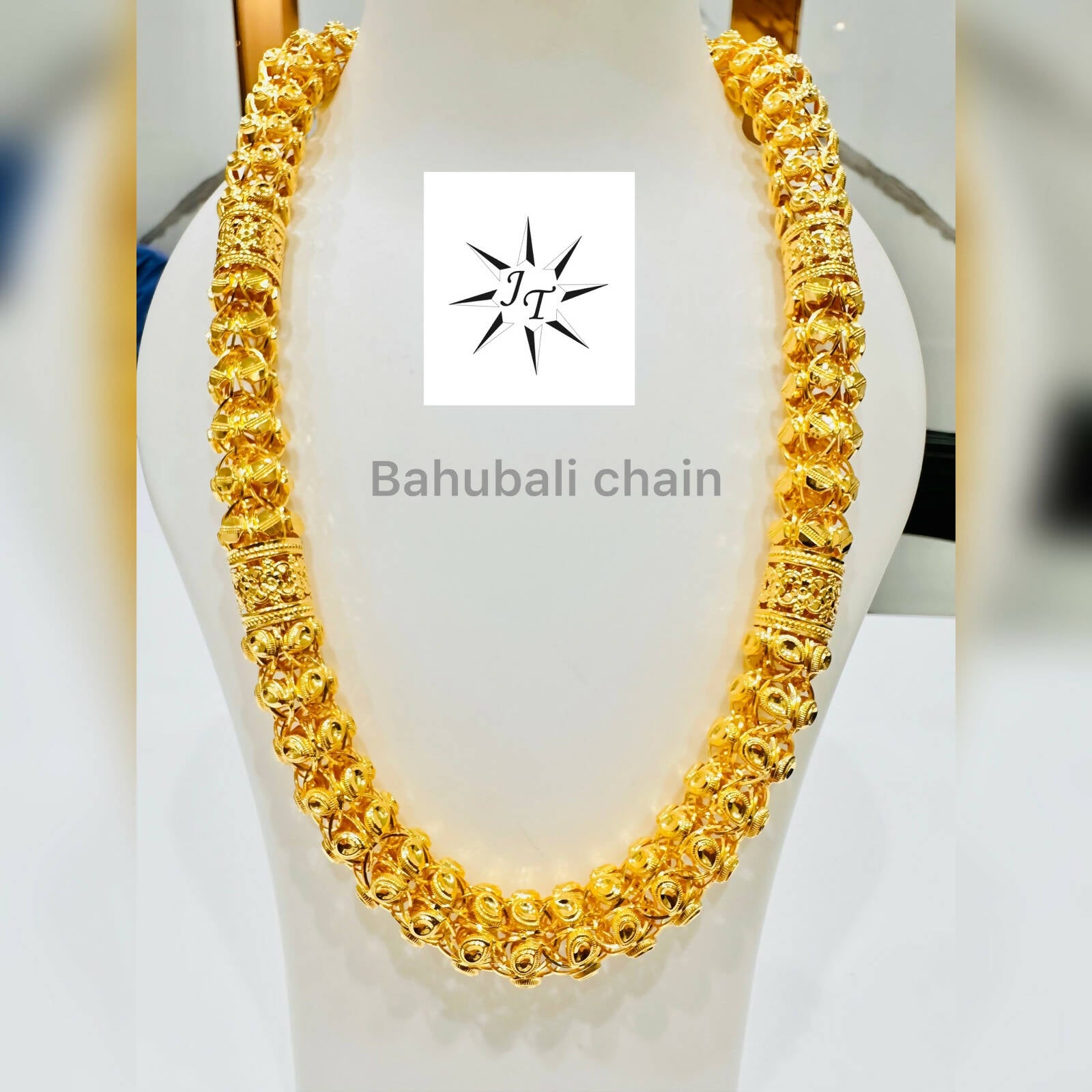 Babubali Chain Sarafa Bazar India