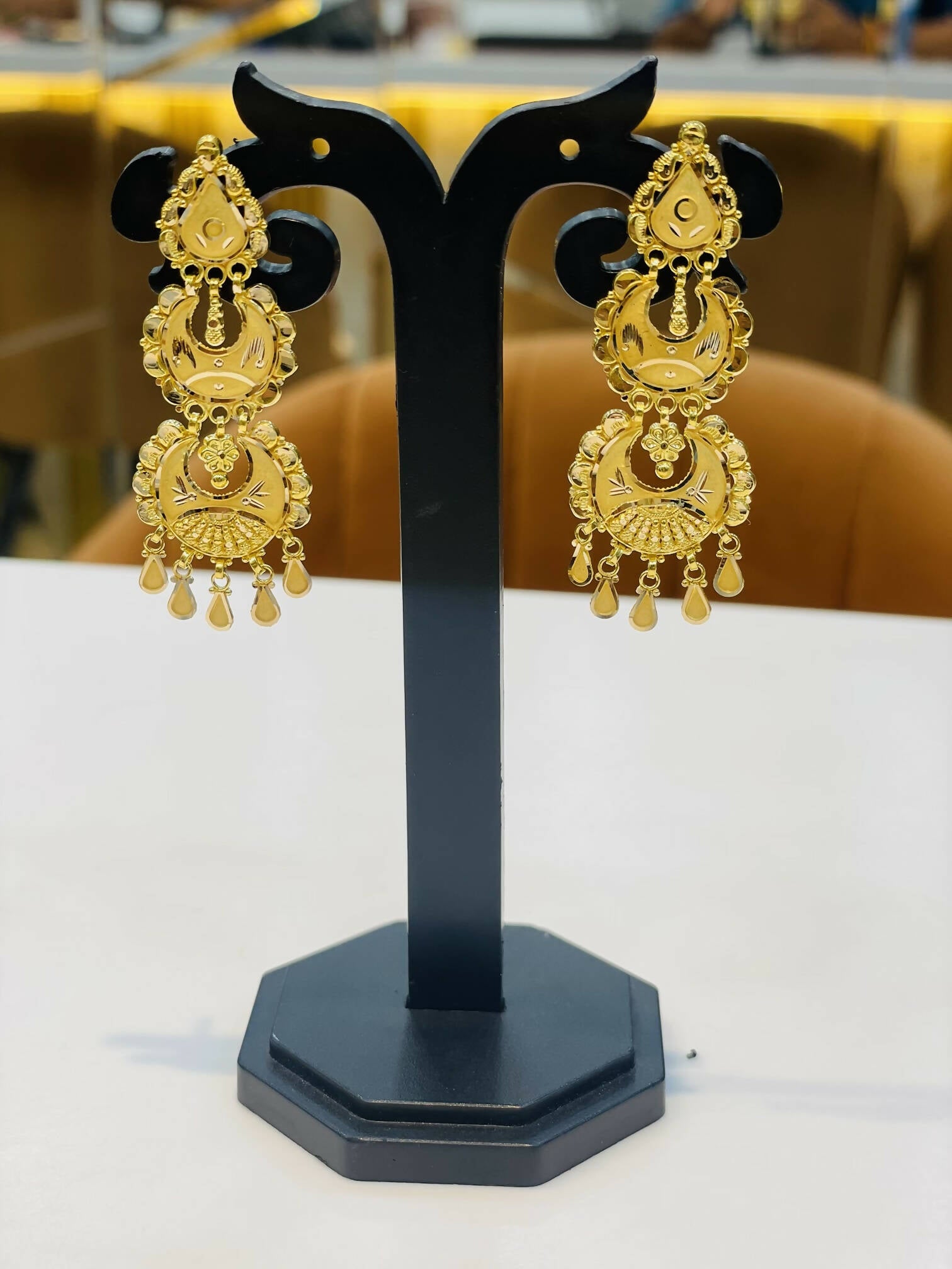 Gold earrings Sarafa Bazar India